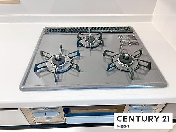 三口コンロで料理もはかどりますね！グリルもあります！