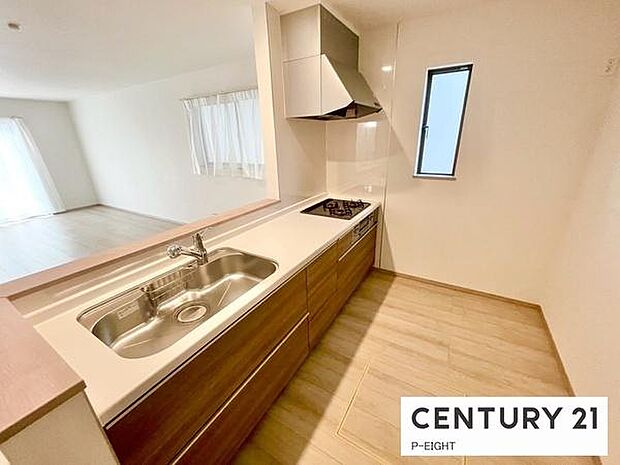 料理をしながらリビングを見渡せるつくりで、料理中も家族との会話がはずみます。