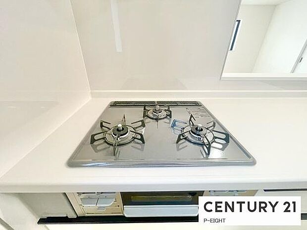 三口コンロで料理もはかどりますね！グリルもあります！