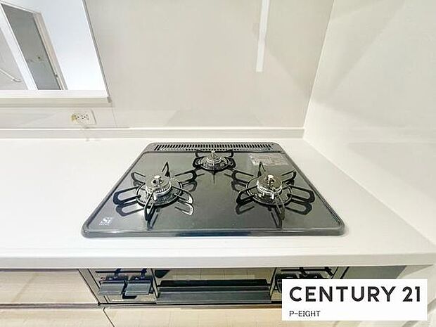 三口コンロで料理もはかどりますね！グリルもあります！