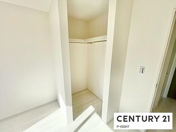 ウォークインクローゼットで楽々収納！