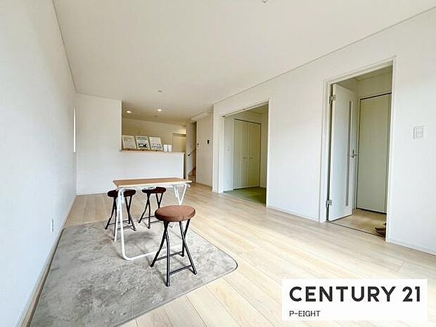 家族の笑い声が聞こえてきそうな、暖かい空間になっています。