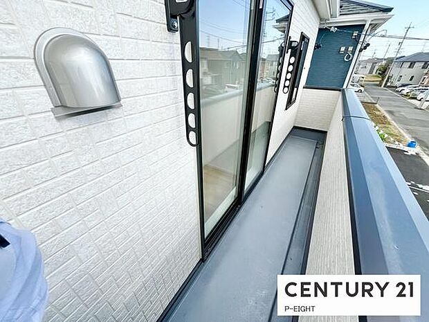 洗濯物は日当たりの良いバルコニーへ!