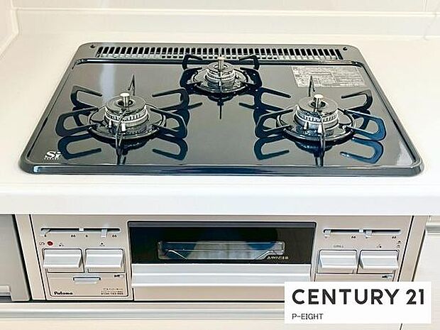 三口コンロで料理もはかどりますね!グリルもあります!