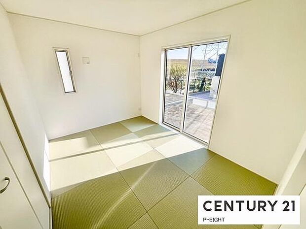 リビング横には使い勝手の良い和室があります！