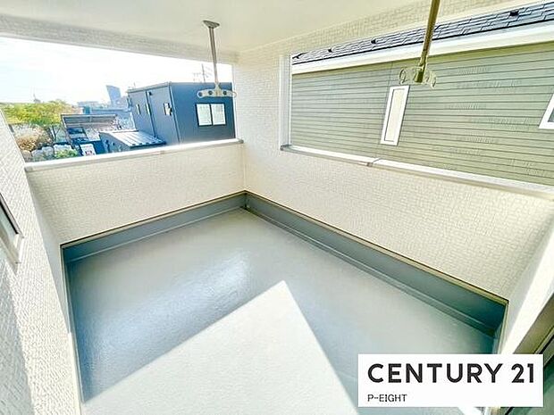 洗濯物は日当たりの良いバルコニーへ!