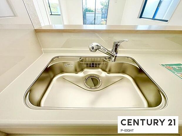 浄水器内蔵型のため、キッチン回りもスリムな印象です!