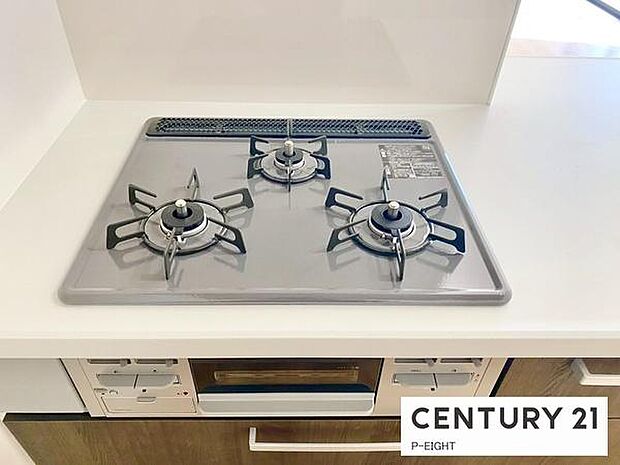 三口コンロで料理もはかどりますね！グリルもあります！