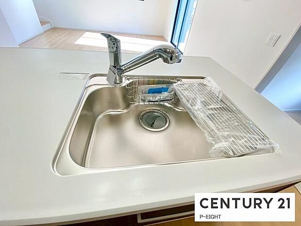 浄水器内蔵型のため、キッチン回りもスリムな印象です！