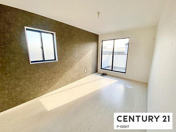 バルコニーに面している明るい洋室です！