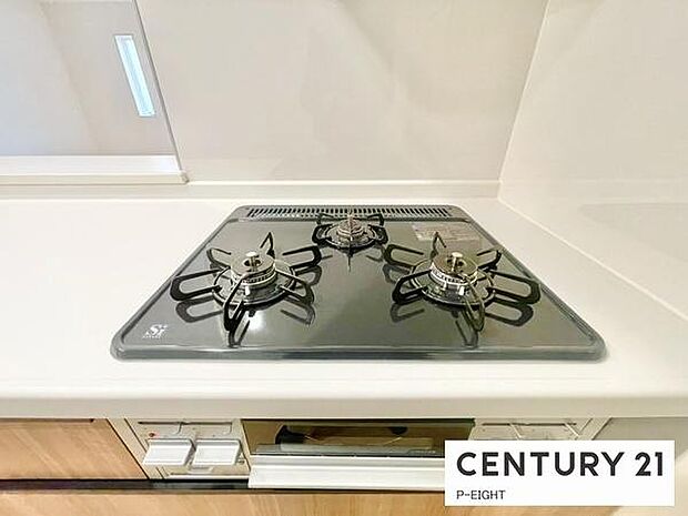 三口コンロで料理もはかどりますね！グリルもあります！