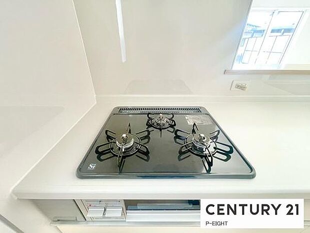 三口コンロで料理もはかどりますね！グリルもあります！