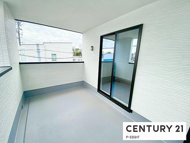 洗濯物は日当たりの良いバルコニーへ!