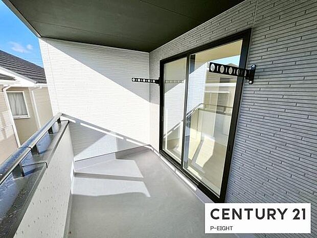 物干し竿を設置できる器具がついています!