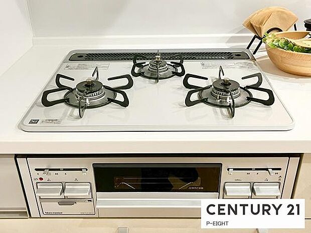 三口コンロで料理もはかどりますね！グリルもあります！