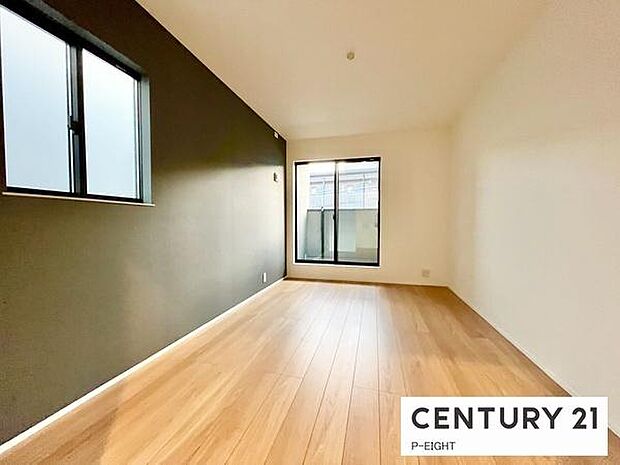 壁の色もアクセントとなりおしゃれな内装です！