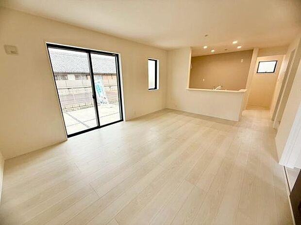 家族の笑い声が聞こえてきそうな、暖かい空間になっています。