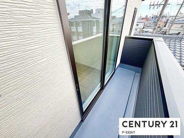 洗濯物は日当たりの良いバルコニーへ!