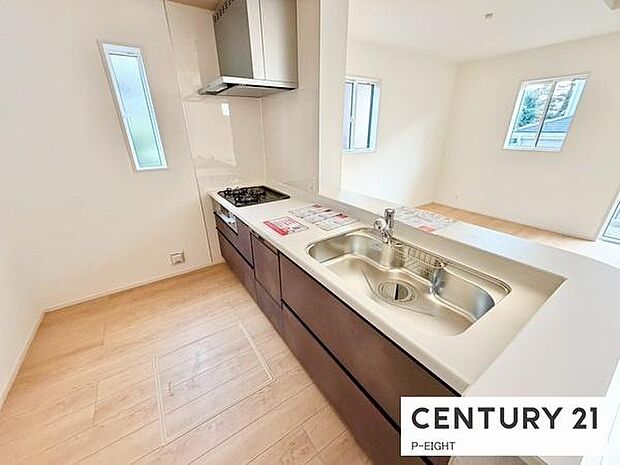 料理をしながらリビングを見渡せるつくりで、料理中も家族との会話がはずみます。