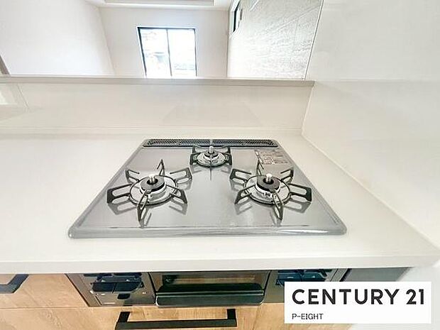 三口コンロで料理もはかどりますね！グリルもあります！