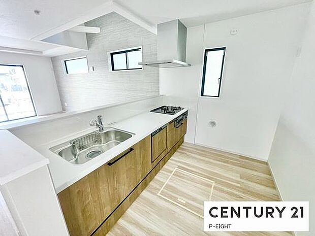 料理をしながらリビングを見渡せるつくりで、料理中も家族との会話がはずみます。