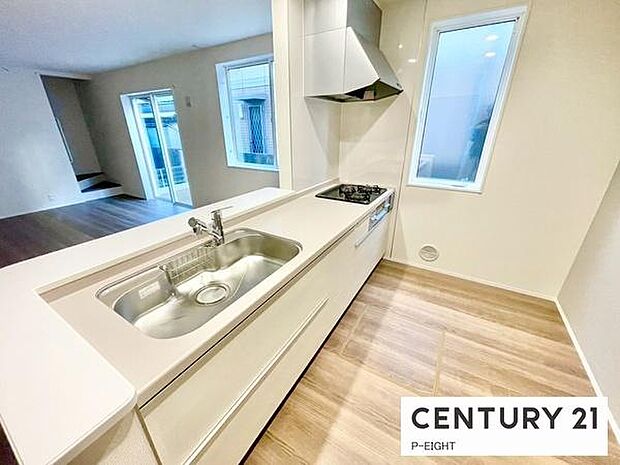 料理をしながらリビングを見渡せるつくりで、料理中も家族との会話がはずみます。