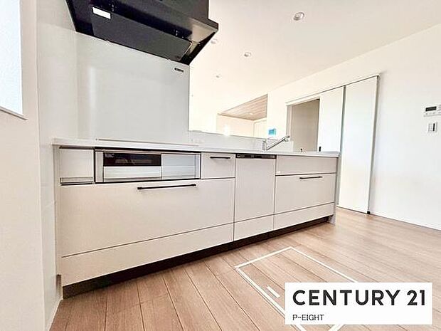 料理をしながらリビングを見渡せるつくりで、料理中も家族との会話がはずみます。