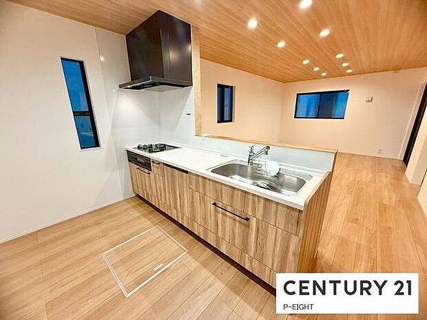 料理をしながらリビングを見渡せるつくりで、料理中も家族との会話がはずみます。