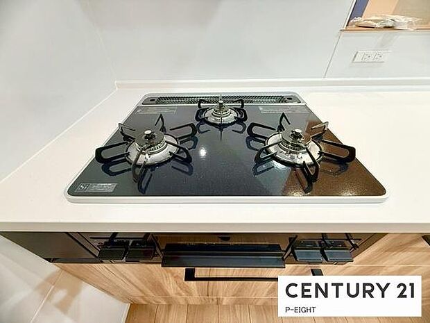 三口コンロで料理もはかどりますね！グリルもあります！