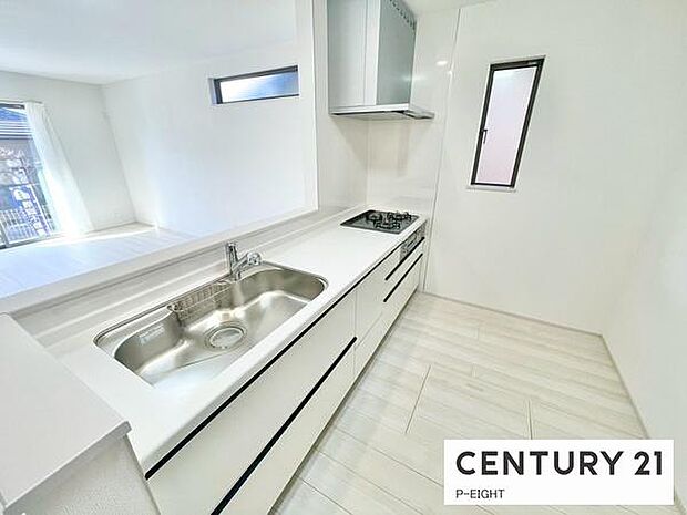 料理をしながらリビングを見渡せるつくりで、料理中も家族との会話がはずみます。