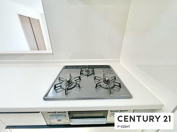 三口コンロで料理もはかどりますね!グリルもあります!