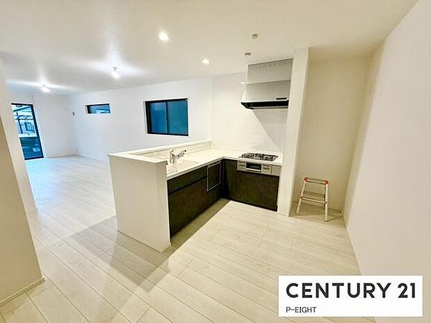 料理をしながらリビングを見渡せるつくりで、料理中も家族との会話がはずみます。