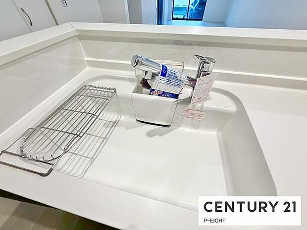 浄水器内蔵型のため、キッチン回りもスリムな印象です！