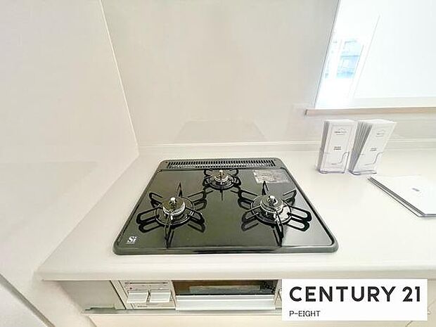 三口コンロで料理もはかどりますね！グリルもあります！