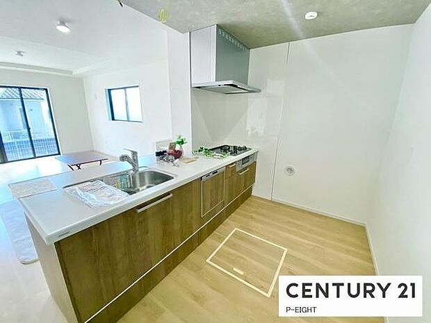 料理をしながらリビングを見渡せるつくりで、料理中も家族との会話がはずみます。