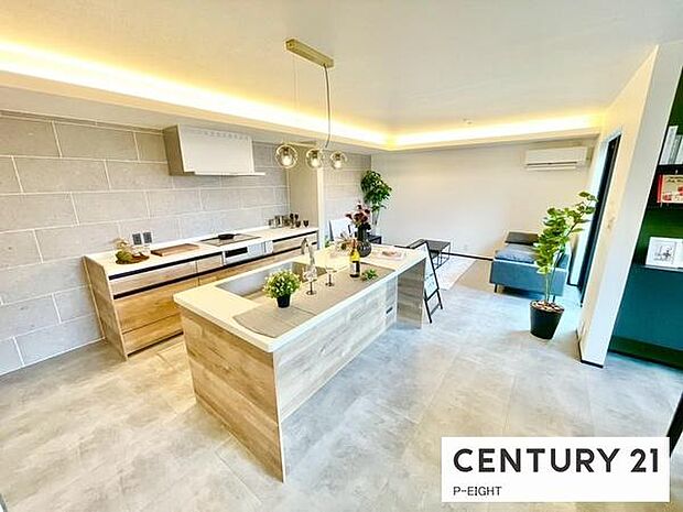 家族の笑い声が聞こえてきそうな、暖かい空間になっています。