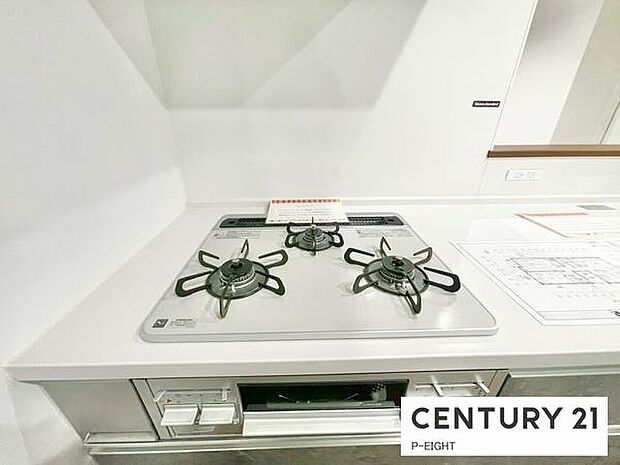 三口コンロで料理もはかどりますね！グリルもあります！