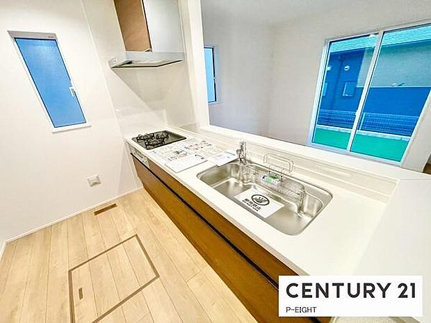 料理をしながらリビングを見渡せるつくりで、料理中も家族との会話がはずみます。