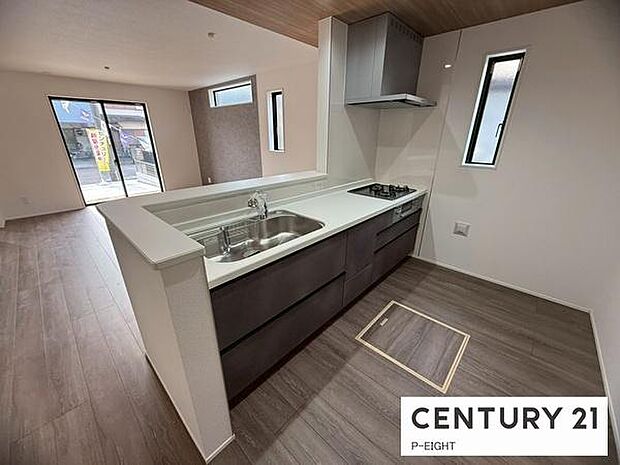 料理をしながらリビングを見渡せるつくりで、料理中も家族との会話がはずみます。