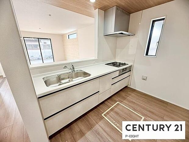 料理をしながらリビングを見渡せるつくりで、料理中も家族との会話がはずみます。