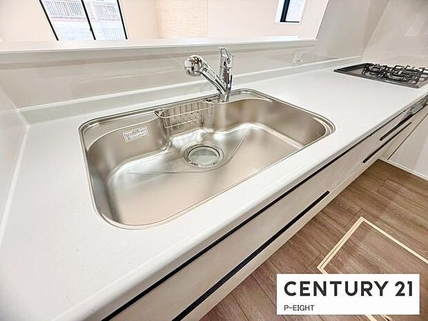 浄水器内蔵型のため、キッチン回りもスリムな印象です！