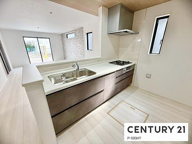 料理をしながらリビングを見渡せるつくりで、料理中も家族との会話がはずみます。