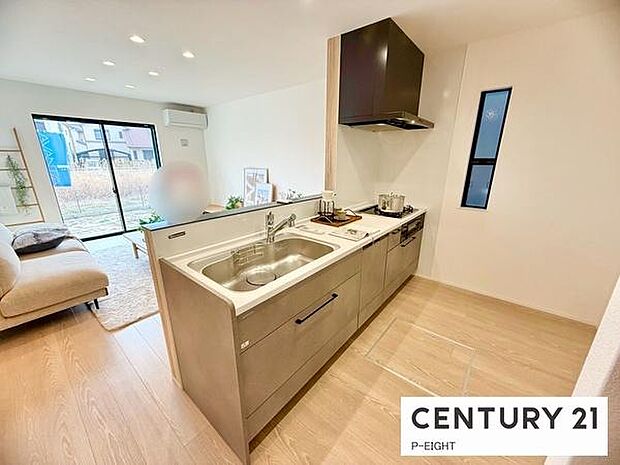 料理をしながらリビングを見渡せるつくりで、料理中も家族との会話がはずみます。