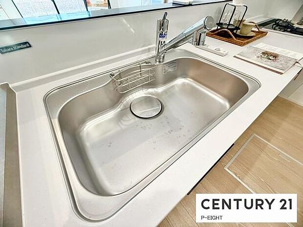 浄水器内蔵型のため、キッチン回りもスリムな印象です！