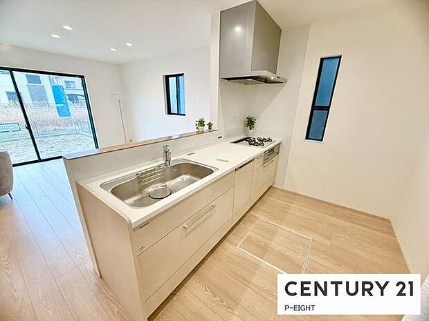 料理をしながらリビングを見渡せるつくりで、料理中も家族との会話がはずみます。