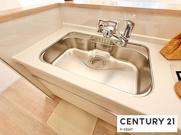 浄水器内蔵型のため、キッチン回りもスリムな印象です！