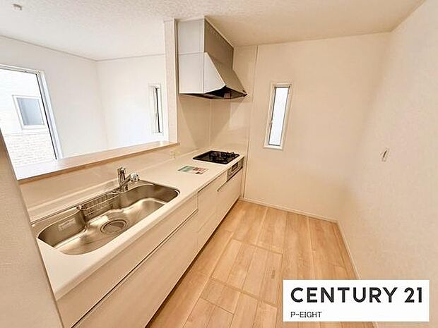 料理をしながらリビングを見渡せるつくりで、料理中も家族との会話がはずみます。