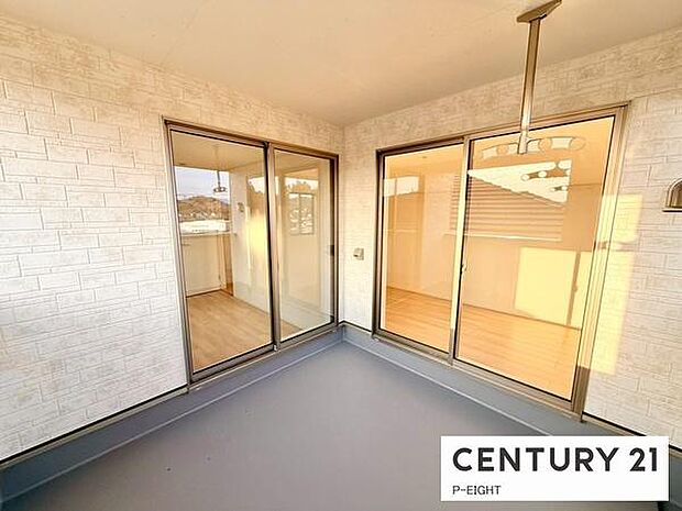 洗濯物は日当たりの良いバルコニーへ!