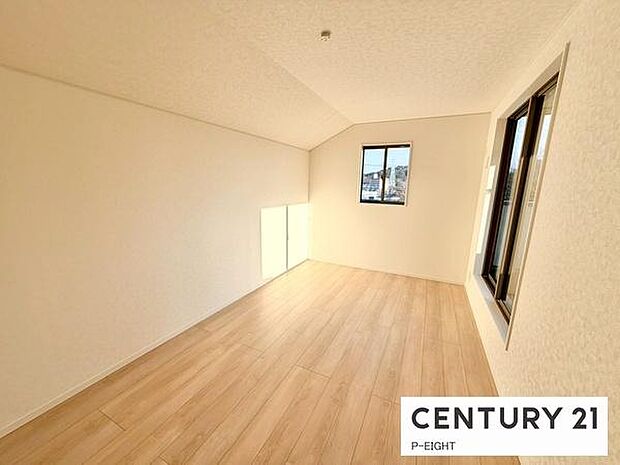 バルコニーに面している明るい洋室です!