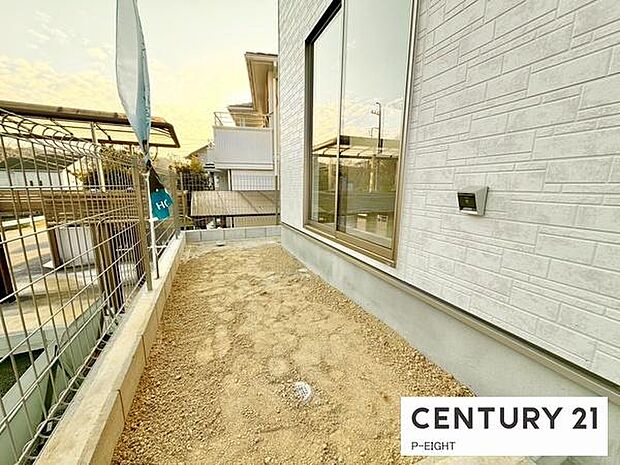 敷地内には自由に使える庭があります!